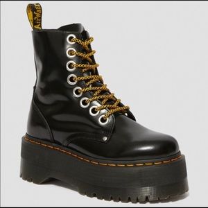 DR. MARTEN JADON MAX PLATFORM BOOTS
